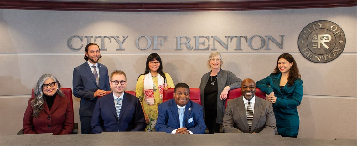 Group photo of Renton mayor and city councilmembers