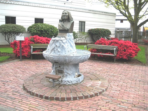 Chief Seattle fountain outside Renton History Museum